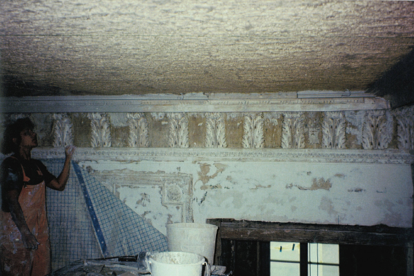 Rabitzdecke mit Akanthusfries 